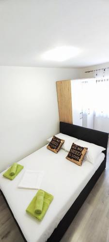 La Harmony Jacuzzi Apartments with Garden