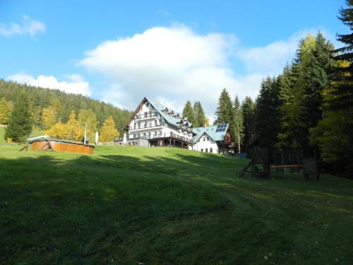 สระว่ายน้ำ, Apartmán Refrino na jedinečném místě (Apartman Refrino na jedinecnem miste) in โรคีท์นิซ นาด จิเซรู สระว่ายน้ำ, Apartmán Refrino na jedinečném místě (Apartman Refrino na jedinecnem miste) in โรคีท์นิซ นาด จิเซรู