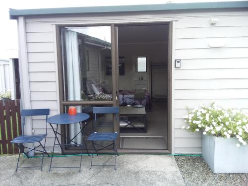 Entrance, Chris and Dave's B & B in Otorohanga Entrance, Chris and Dave's B & B in Otorohanga