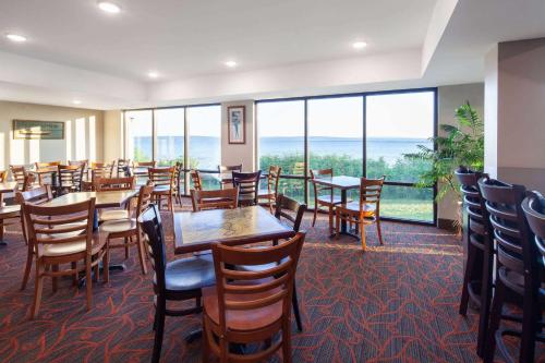 餐飲選擇, 阿什蘭溫德姆阿美瑞辛酒店 (AmericInn by Wyndham Ashland) in 艾希蘭(威斯康辛州) 餐飲選擇, 阿什蘭溫德姆阿美瑞辛酒店 (AmericInn by Wyndham Ashland) in 艾希蘭(威斯康辛州)
