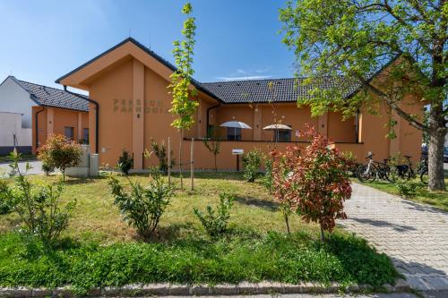ทัศนียภาพภายนอกโรงแรม, Pension Pannonia in พาร์นดอร์ฟ ทัศนียภาพภายนอกโรงแรม, Pension Pannonia in พาร์นดอร์ฟ