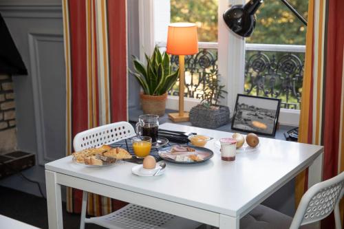 Au Bout Du Quai in Granville Au Bout Du Quai in Granville