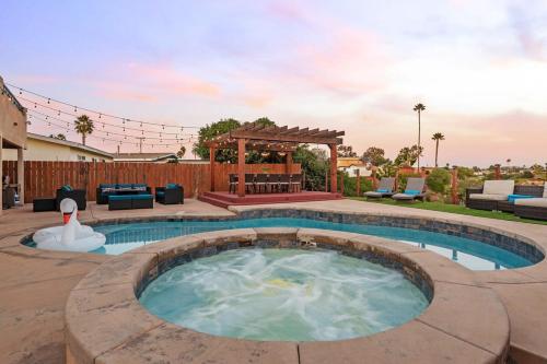 Ainsworth Oasis: The Family retreat starts here in Clairemont Mesa East Ainsworth Oasis: The Family retreat starts here in Clairemont Mesa East