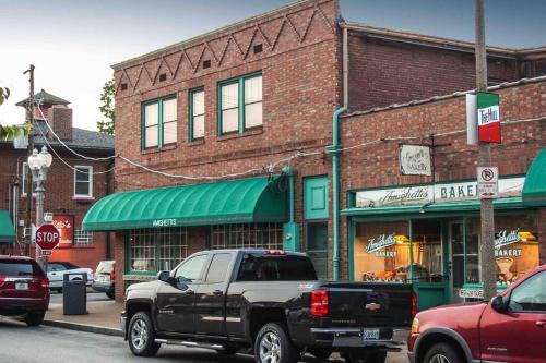 Modern Studio Full Kitchen & Balcony The Hill near Missouri Botanikus Kert Modern Studio Full Kitchen & Balcony The Hill near Missouri Botanikus Kert