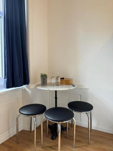 Létesítmények, Haus zum Rütli (Haus zum Rutli) in Chur Létesítmények, Haus zum Rütli (Haus zum Rutli) in Chur