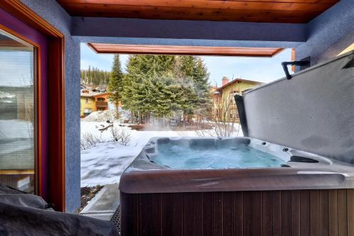 Crystal Forest #51 condo in Sun Peaks Crystal Forest #51 condo in Sun Peaks