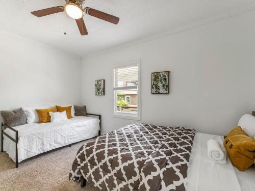 7-Bedrooms Spacious House near Downtown w Parking near Aaron's Amphitheatre at Lakewood 7-Bedrooms Spacious House near Downtown w Parking near Aaron's Amphitheatre at Lakewood