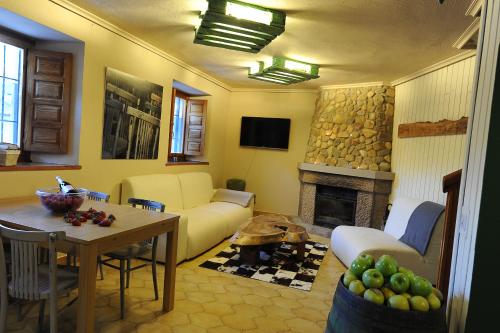 Pub/Lounge, Posada Rural Bistruey in Vega De Liebana Pub/Lounge, Posada Rural Bistruey in Vega De Liebana