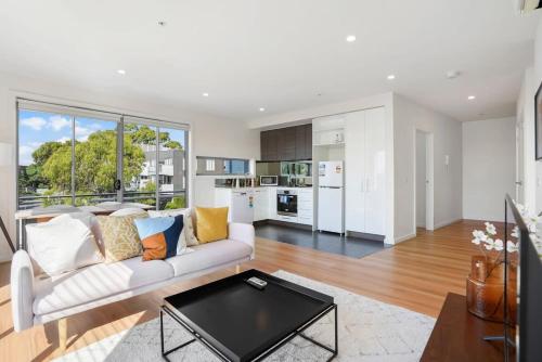 Trendy Burwood Lifestyle and Location with parking in 寶活 Trendy Burwood Lifestyle and Location with parking in 寶活