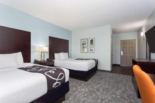 北那不勒斯博尼塔斯普林斯溫德姆拉昆塔套房酒店 (La Quinta Inn & Suites by Wyndham Bonita Springs Naples N.) in 波尼他泉 (FL) 北那不勒斯博尼塔斯普林斯溫德姆拉昆塔套房酒店 (La Quinta Inn & Suites by Wyndham Bonita Springs Naples N.) in 波尼他泉 (FL)
