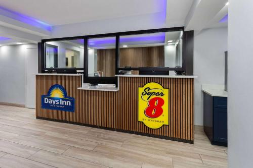 Előcsarnok, Days Inn by Wyndham Baltimore Northwest in Woodlawn Előcsarnok, Days Inn by Wyndham Baltimore Northwest in Woodlawn