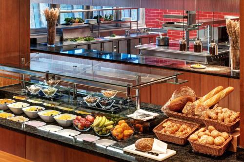 Hilton Garden Inn Frankfurt Airport - image 6
