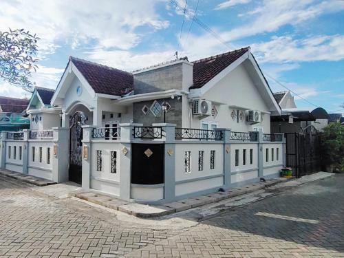 Exterior view, SAMAWA FAMILY House in Banyuwangi Exterior view, SAMAWA FAMILY House in Banyuwangi