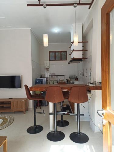Faciliteiten, Made Oka Homestay and Warung in Munduk Faciliteiten, Made Oka Homestay and Warung in Munduk