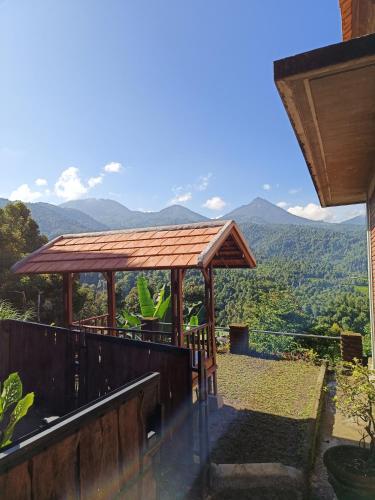 Uitzicht, Made Oka Homestay and Warung in Munduk Uitzicht, Made Oka Homestay and Warung in Munduk