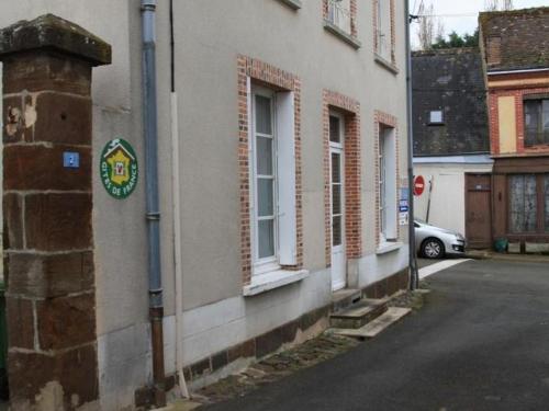 Le Roussard - FR-1-491-385 (Gite familial spacieux, ideal pour nature et randonnees - 3 chambres, jardin clos, equipement comple) in Saint-Calais Le Roussard - FR-1-491-385 (Gite familial spacieux, ideal pour nature et randonnees - 3 chambres, jardin clos, equipement comple) in Saint-Calais