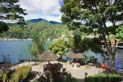 Pandu Lakeside Parapat Hotel in Parapat Pandu Lakeside Parapat Hotel in Parapat