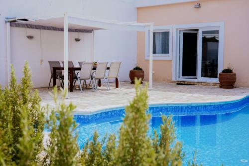 VILLA DALLA SPLIT With Swimming Pool