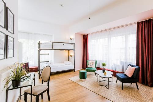 Létesítmények, Maverick Downtown near Magyar Nemzeti Múzeum Létesítmények, Maverick Downtown near Magyar Nemzeti Múzeum