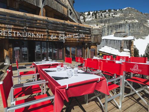 Restaurant, Hotel des Dromonts by SOWELL COLLECTION in Avoriaz Restaurant, Hotel des Dromonts by SOWELL COLLECTION in Avoriaz
