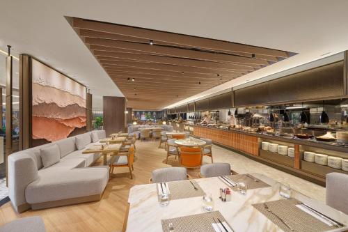 Restaurant, WM Hotel Hong Kong, Vignette Collection By IHG in Sai Kung Restaurant, WM Hotel Hong Kong, Vignette Collection By IHG in Sai Kung