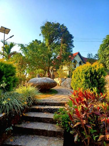 Garden, Iartong Guest House in Pynursla Garden, Iartong Guest House in Pynursla