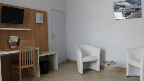 This photo about The Originals City, Hotel Continental, Poitiers (Inter-Hotel) shared on HyHotel.com