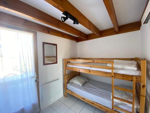 Villa Patio Accès Direct Océan, Terrasse, Parking, Piscine, 2 Chambres + Mezzanine - FR-1-413-163 (Villa Patio Acces Direct Ocean, Terrasse, Parking, Piscine, 2 Chambres + Mezzanine - FR-1-413-163) in La Savane Villa Patio Accès Direct Océan, Terrasse, Parking, Piscine, 2 Chambres + Mezzanine - FR-1-413-163 (Villa Patio Acces Direct Ocean, Terrasse, Parking, Piscine, 2 Chambres + Mezzanine - FR-1-413-163) in La Savane