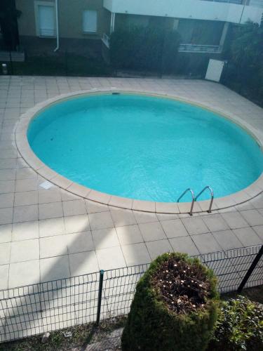 Piscina, Appartement CarcaLuxe in Carcassonne Suburbs Piscina, Appartement CarcaLuxe in Carcassonne Suburbs