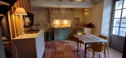 Cocina, Logis La Vachère (Logis La Vachere) in Avallon Cocina, Logis La Vachère (Logis La Vachere) in Avallon