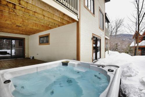 Chalets Alpins- 40 Chemin des Skieurs (Unite B) in Stoneham (QC) Chalets Alpins- 40 Chemin des Skieurs (Unite B) in Stoneham (QC)