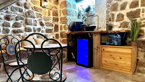 מתקני המלון, Fisherman's hut in עכו מתקני המלון, Fisherman's hut in עכו