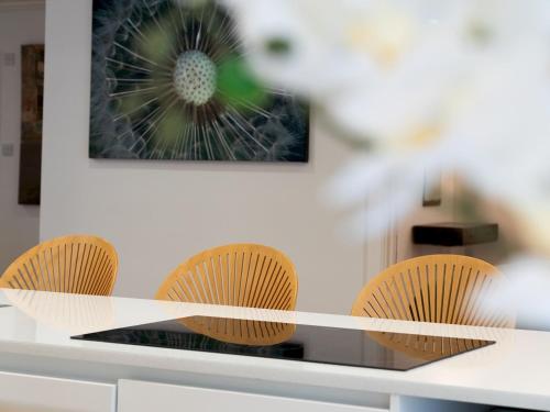 Konyha, Lux Light Spacious- Chilterns Pass the Keys in Amersham Konyha, Lux Light Spacious- Chilterns Pass the Keys in Amersham