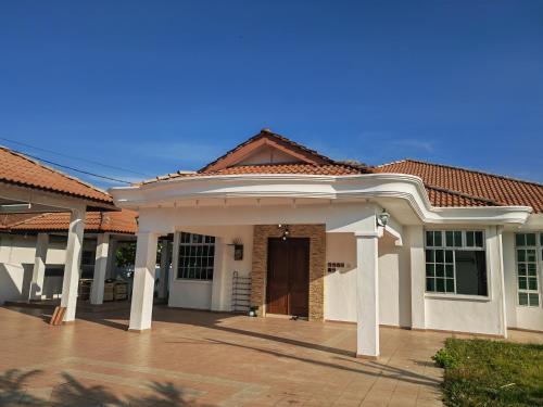 Padang Serai Roomstay Family Suite Share Bathroom804 in Padang Serai Padang Serai Roomstay Family Suite Share Bathroom804 in Padang Serai