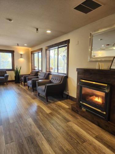 Luxury Inn & Suites in Silverthorne Luxury Inn & Suites in Silverthorne