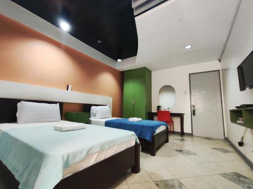 RedDoorz near Waltermart Subic near Balon Falls RedDoorz near Waltermart Subic near Balon Falls