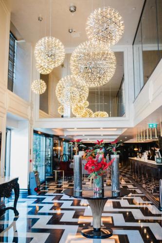 DoubleTree by Hilton Hotel Izmir Airport in Gaziemir DoubleTree by Hilton Hotel Izmir Airport in Gaziemir