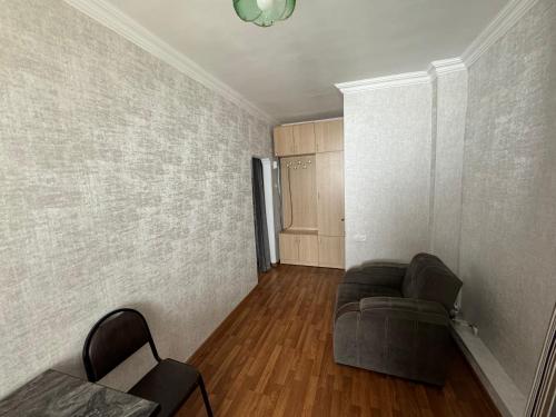 George's Modern Apartment