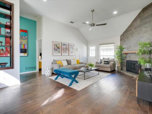 3-BD 2-BA Northern Dallas Retreat Hot Tub and BBQ in פלנו(טי אקס) 3-BD 2-BA Northern Dallas Retreat Hot Tub and BBQ in פלנו(טי אקס)