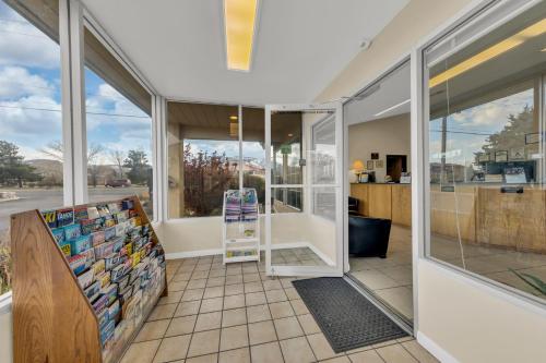 Előcsarnok, Days Inn by Wyndham Carson City in Carson City Előcsarnok, Days Inn by Wyndham Carson City in Carson City