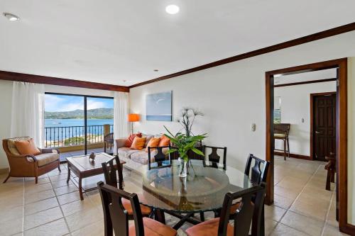 Remodeled Top-Floor Flamingo Condo with Outstanding Ocean Views in Playa Flamingo Remodeled Top-Floor Flamingo Condo with Outstanding Ocean Views in Playa Flamingo