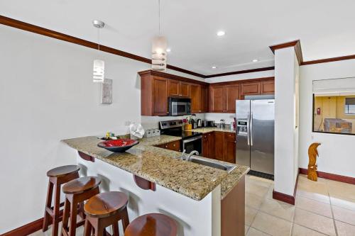 Remodeled Top-Floor Flamingo Condo with Outstanding Ocean Views in Playa Flamingo Remodeled Top-Floor Flamingo Condo with Outstanding Ocean Views in Playa Flamingo