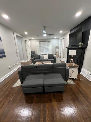 Atlanta Cabin Getaway! 4br, 11 Minutes to Downtown in East Atlanta Atlanta Cabin Getaway! 4br, 11 Minutes to Downtown in East Atlanta