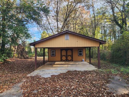 Atlanta Cabin Getaway! 4br, 11 Minutes to Downtown in East Atlanta Atlanta Cabin Getaway! 4br, 11 Minutes to Downtown in East Atlanta