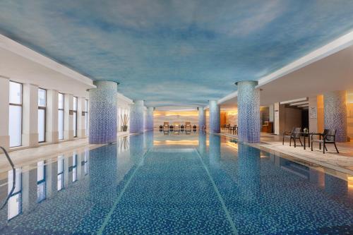 Swimming pool, Crowne Plaza Tianjin Binhai Center By IHG in Tianjin Swimming pool, Crowne Plaza Tianjin Binhai Center By IHG in Tianjin