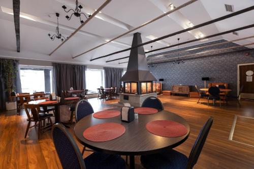 Restaurant, Peoleo Hotell in Jälgimäe Restaurant, Peoleo Hotell in Jälgimäe