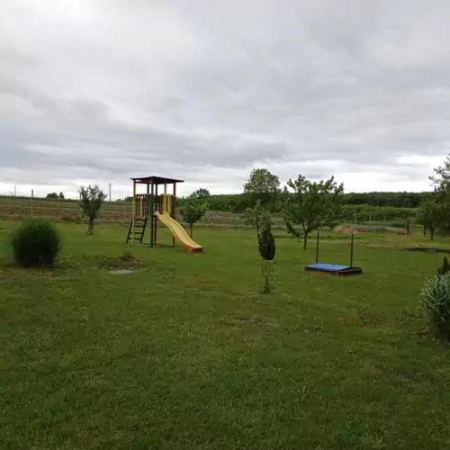 Játszótér, Láng Vendégház (Lang Vendeghaz) in Villánykövesd Játszótér, Láng Vendégház (Lang Vendeghaz) in Villánykövesd