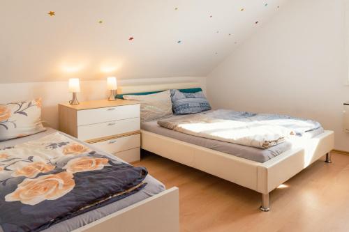 Guestroom, Helene Hohenems, 4-12 P, Haus, 4 Schlafzimmer, Kuche, Parkplatz, Garten, Wifi in Hohenems Guestroom, Helene Hohenems, 4-12 P, Haus, 4 Schlafzimmer, Kuche, Parkplatz, Garten, Wifi in Hohenems