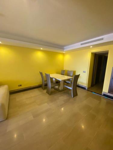 Apartamento en primera linea en Estepona in โลส กรานาโดส เดล มาร์ Apartamento en primera linea en Estepona in โลส กรานาโดส เดล มาร์