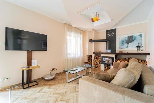 Shared lounge/TV area, B48 Bigflat - kenyelem 130 m2 en in Torokbalint Shared lounge/TV area, B48 Bigflat - kenyelem 130 m2 en in Torokbalint